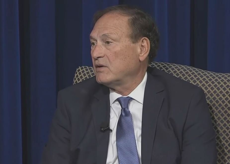 Samuel alito fossil fuel assets